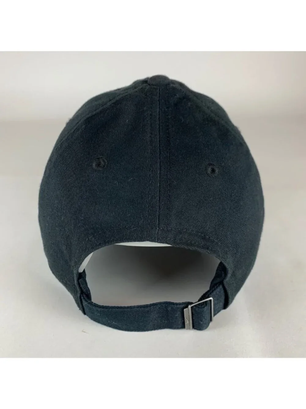 Nike Heritage86 Unisex Black Relaxed Fit Strapback Adjustable Hat 913011-010